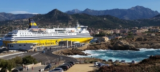 Vacances en Corse, voyager en ferry